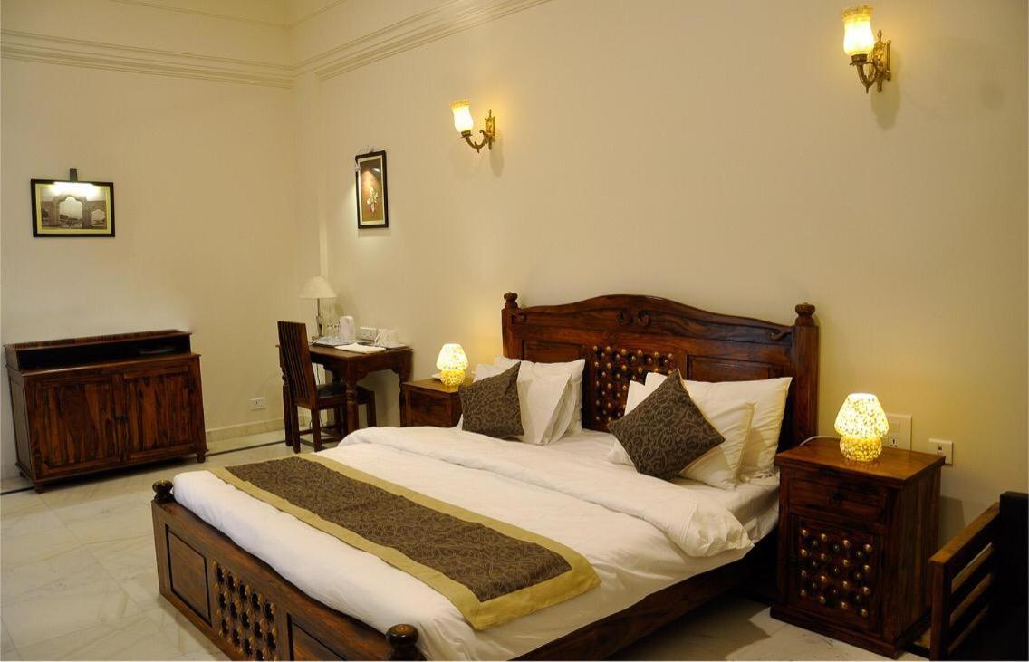 Hotel Raj Bagh Palace Džajpur Exteriér fotografie